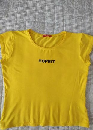 Яскрава футболочка esprit