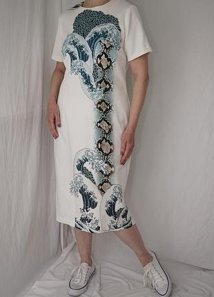 Элегантное платье от известного бренда just cavalli.