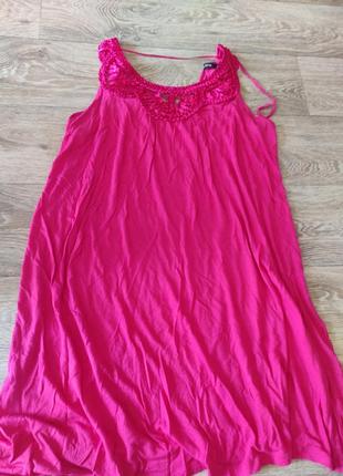 Яркое пляжное платье