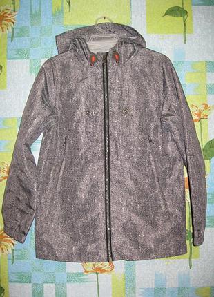 Ветровка "tu" размер 9 лет. рост 134 см.