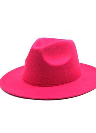 Стильная фетровая шляпа федора ярко-розовая