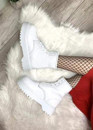 Dr.martens molly white белые ботинки мартинс на высокой подошве с мехом на зиму білі модні трендові черевики ботінки мартінси3 фото