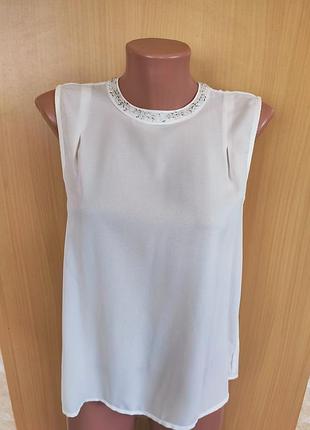Нежная полупрозрачная легкая белая блуза с бисером