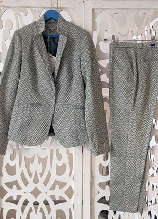 Брючный костюм жакет (пиджак) и брюки из жаккардовой ткани