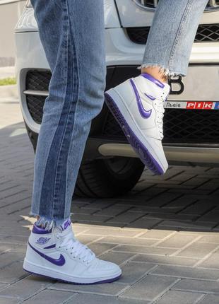 Nike air jordan 1 retro high court purple жіночі високі білі фіолетові кросівки найк джордан тренд осінь весна жіночі модні високі білі кросівки2 фото