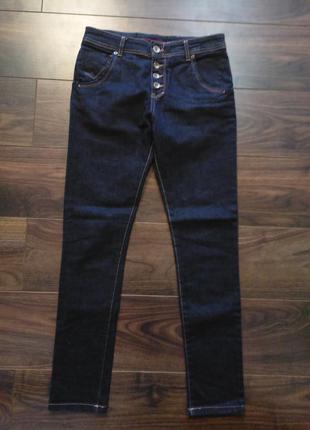 Плотные синие брендовое джинсы1 фото