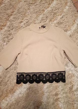 Красивый необычный кроп топ под горло