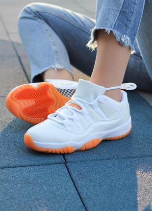 Женские стильные кожаные кроссовки nike air jordan 11 retro🆕найк аир джордан🆕белые с оранжевым
