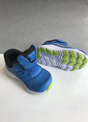 Saucony кросівки