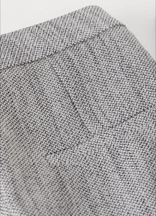 Класичні брюки з фактурної тканини4 фото