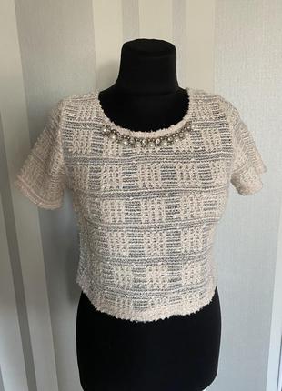 Шикарная футболка в стиле шанель с украшением