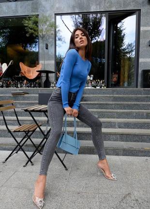 Джинсы скинни, весь образ в наличии, в обтяжку, серые skinny, slim fit