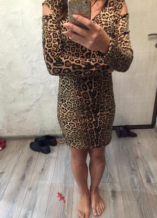 Шерстяное, леопардовое платье