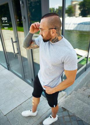 Чоловіча базова футболка з коротким рукавом сіра