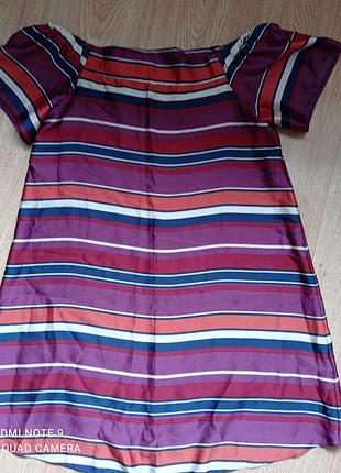 Платтячко з відкритими плечима.