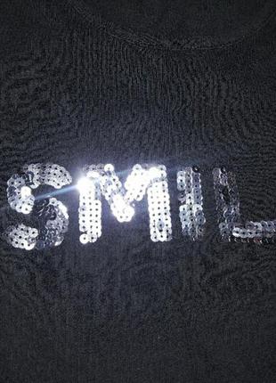 Чорна футболка з написом "smile" паєтками, знизу мереживо.2 фото
