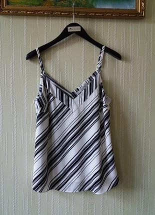 Оригинальная майка в черно-белую косую полоску от george