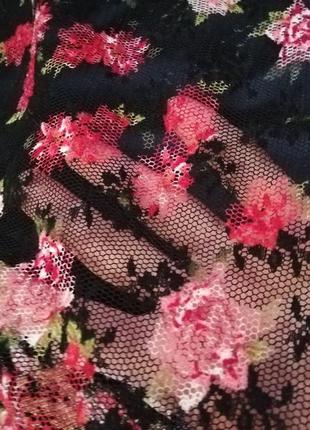 Летнее платье в красные розы с гипюровым верхом2 фото