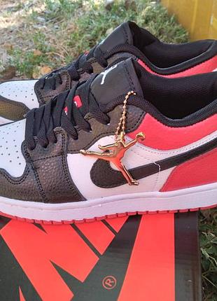Підліткові кросівки nike air jordan 1low white black red