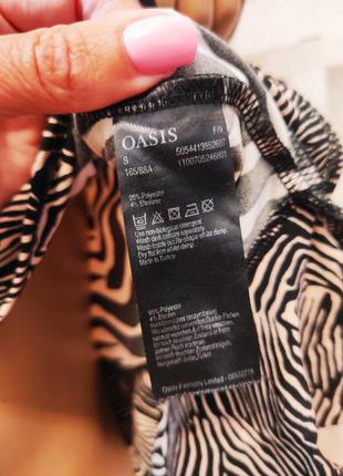 Стильне плаття міді на запах з анімалістичним принтом і рюшами від oasis8 фото