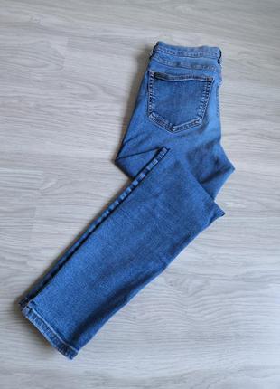 Голубые базовые плотные стрейчевые джинсы2 фото