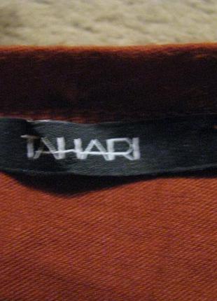 Tahari оригинал дизайнерский терракотовый лонгслив/топ с золотистым принтом от дорогого бренда.3 фото