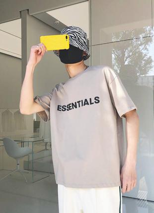 Футболка essentials essentials fear of god front logo cement
 oversize фасон.