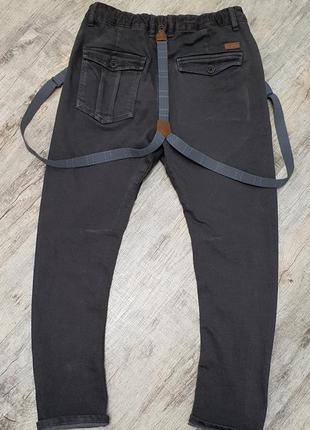 Zara стильные брюки со съемными подтяжками. для крутого парня.5 фото