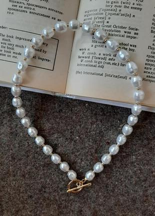 Ожерелье из жемчуга (имитация), чокер, подвеска, бижутерия.