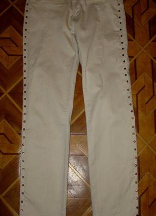 Джинси zara з метал.заклепками (р.36/26)