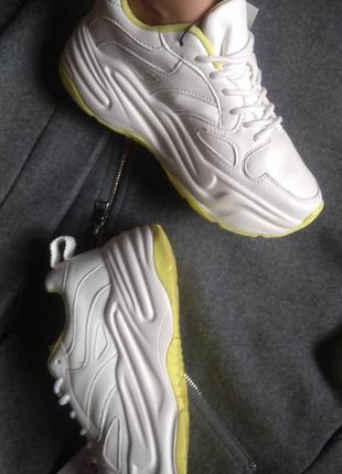 Кросівки reserved