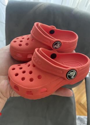 Кроксы, производства италия. crocs c4-5