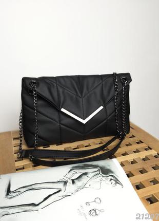 Чорна сумочка, цікава і зручна, чорна, містка, стьобана, сумка конверт