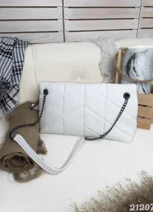 Біла сумочка, симпатична та зручна, белая сумка конверт, вместительная, стёганая4 фото