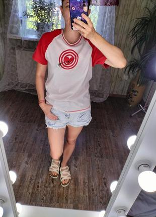 Яркая футболочка с сердцем