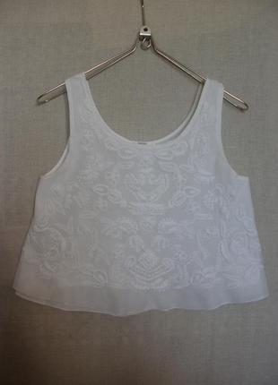 Білий кроп топ коротка блуза mango з вишивкою білим по білому1 фото