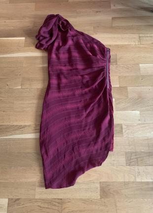 Платье на одно плечо religion