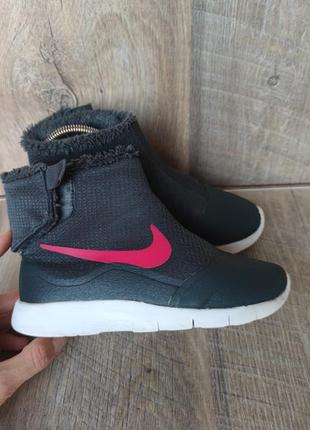 Ботинки nike
30/19см