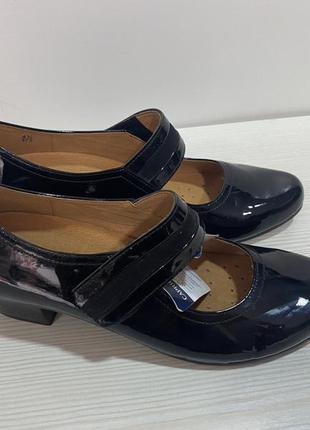 Кожаные туфли caprice