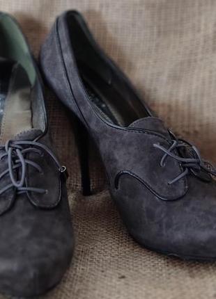 Замшевые ботильоны