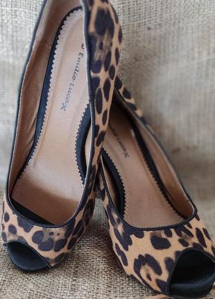 Леопардовые туфли