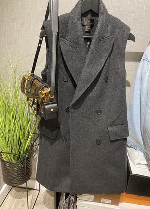 Шикарное брендовое двубортное шерстяное пальто жилет1 фото