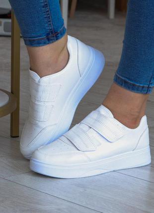 Жіночі кросівки білі на плоскій білій підошві2 фото