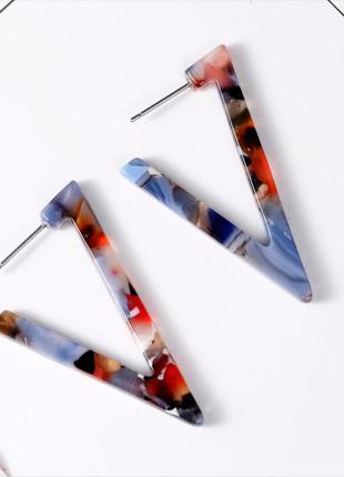 Очень крутые геометрические разноцветные серьги треугольники из акрила