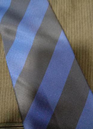 Стильный галстук в полоску2 фото