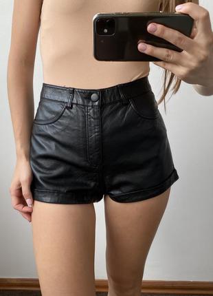 Кожаные шорты Zara с поясом