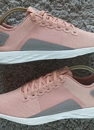 Женские кроссовки reebok