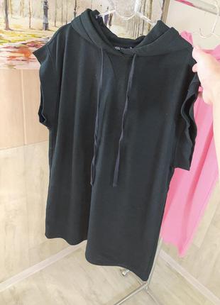 Платье zara с капюшоном на регулируемом шнурке и короткими рукавами5 фото