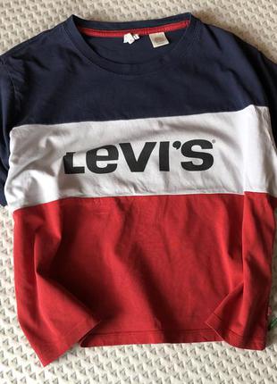 Клевая футболка оверсайз  от levis3 фото