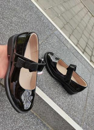 Лаковые туфли для девочки р.314 фото